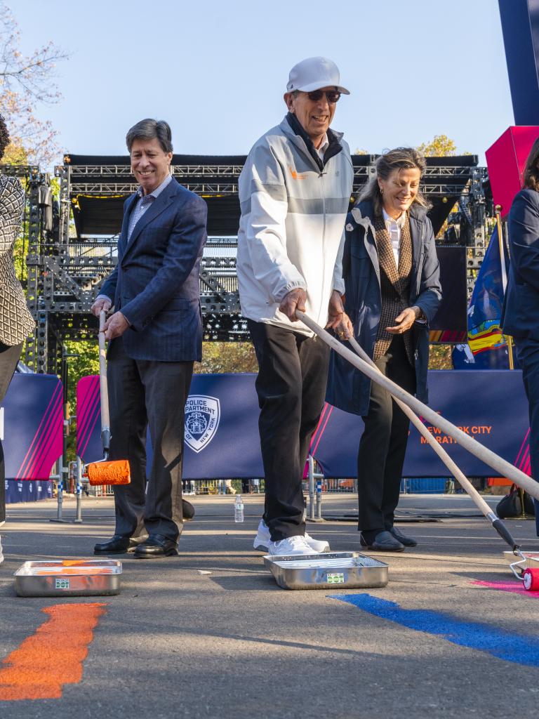 Blue line painting event with Rudin