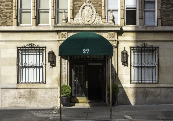 Entrance to 27 West 86th Street