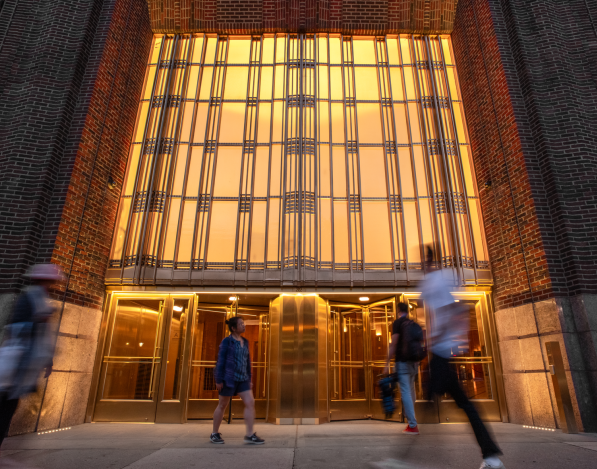 The grand entrance to 32 Avenue of the Americas