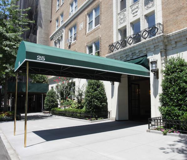 Entrance to 25 West 81st Street